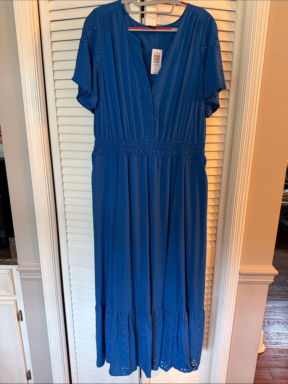 Torrid Blue Eyelet-Trim Midi Dress size 1